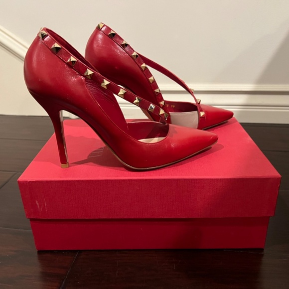 Valentino Garavani Red Rockstud Heels (Size 39) - Picture 3 of 5